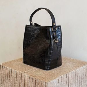 Aota Elena Bucket Bag Rachel Zoe Womens Minimalism